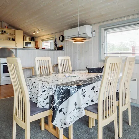 Feriehus Three-bedroom In Hemmet