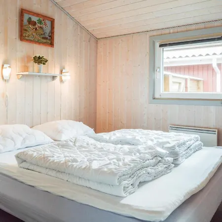 Three-bedroom In Хеммет