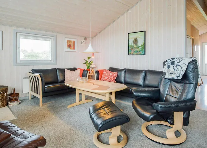 Feriehus Three-bedroom In *