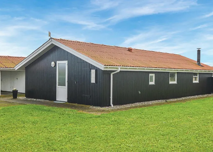 Feriehus Three-bedroom In Hemmet